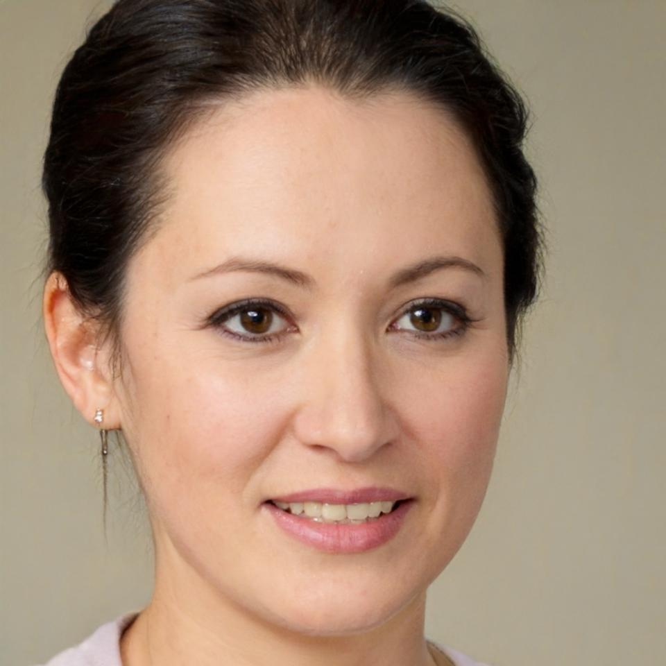 Porträt von Dozentin Kira Bergmann